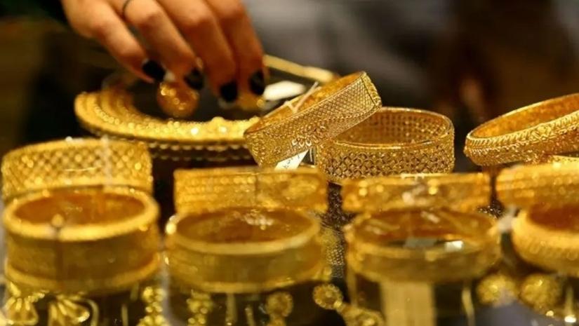 কমার দুইদিনের মাথায় বাড়ল সোনার দাম