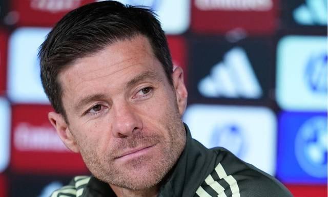 রিয়াল মাদ্রিদ বরখাস্ত করল জাবি আলোনসোকে