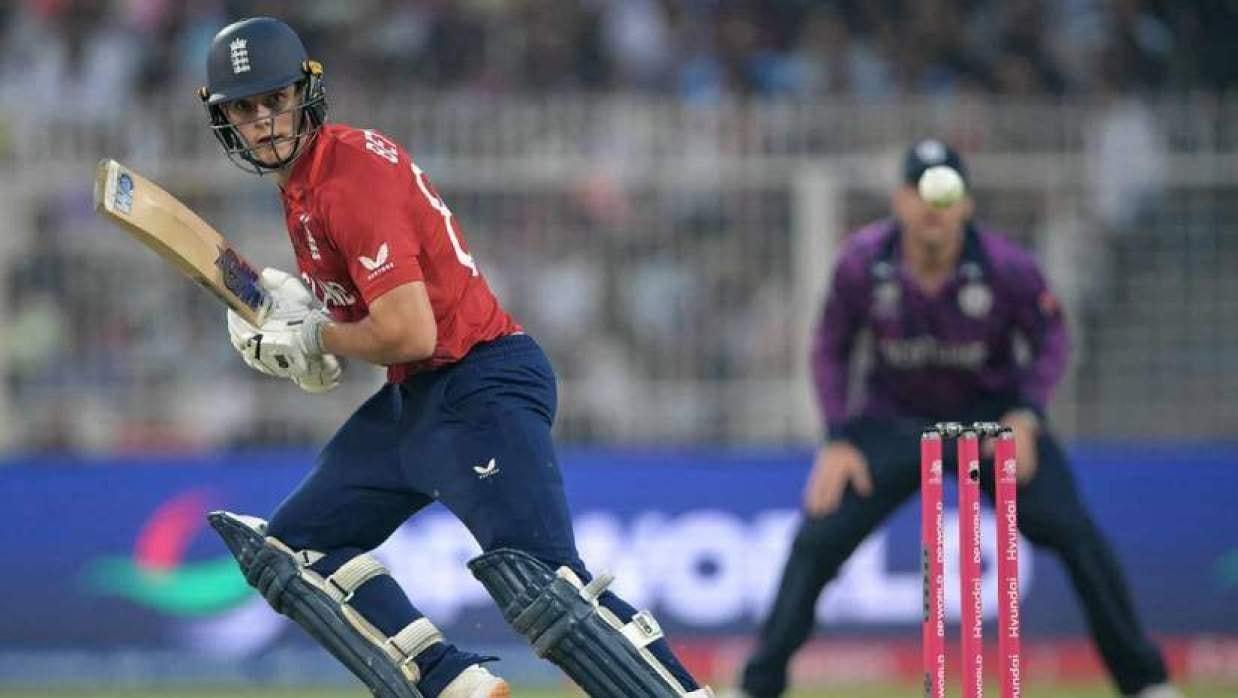 সুপার এইটের আশা বাঁচিয়ে রাখল ইংল্যান্ড