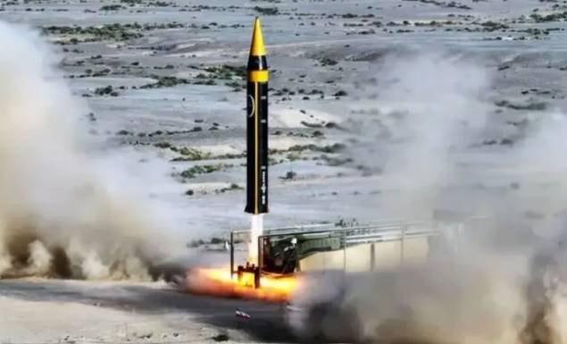 ইসরায়েলে শক্তিশালী ক্ষেপণাস্ত্রের আঘাত ইরানের