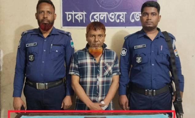 টিকিট কালোবাজারি বিরোধী অভিযানে কমলাপুরে গ্রেপ্তার ১