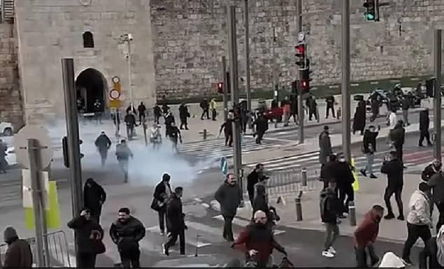 ঈদের নামাজেও হামলা করেছে ইসরায়েল