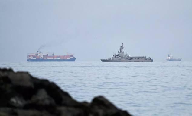 হরমুজ প্রণালি এবার পুরোপুরি বন্ধের হুমকি দিল ইরান