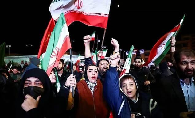 যুদ্ধবিরতি ঘোষণার পর সেনাদের গুলি বন্ধের নির্দেশ দিলেন ইরানের সর্বোচ্চ নেতা মোজতবা খামেনি