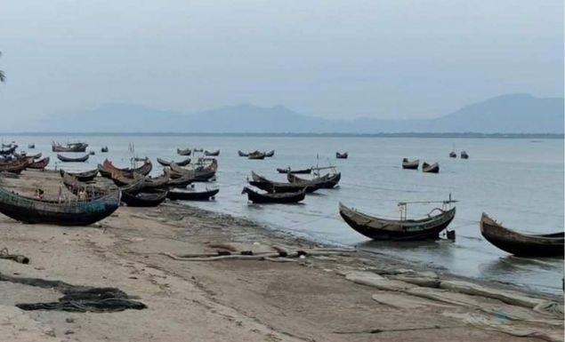 সাত জেলেকে ধরে নিয়ে গেছে আরাকান আর্মি