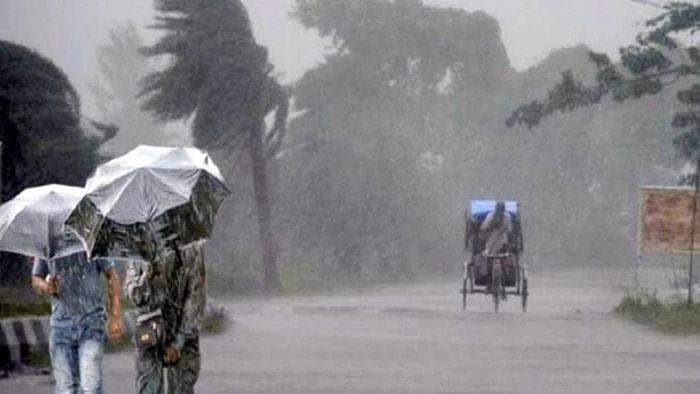 ৩ দিন তিন বিভাগে বজ্রসহ ভারি বৃষ্টির শঙ্কা