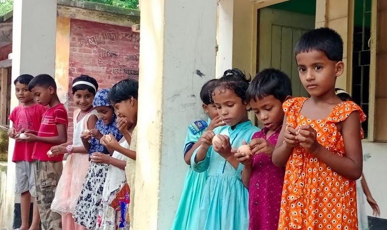 ‘স্কুল ফিডিং’ কর্মসূচিতে উপস্থিতি বেড়েছে প্রাথমিক বিদ্যালয়গুলোতে