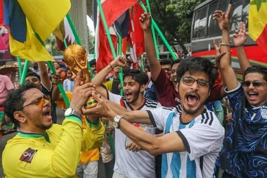 বিশ্বকাপের উন্মাদনা, আনন্দের আড়ালে সংঘর্ষ-দুর্ঘটনা