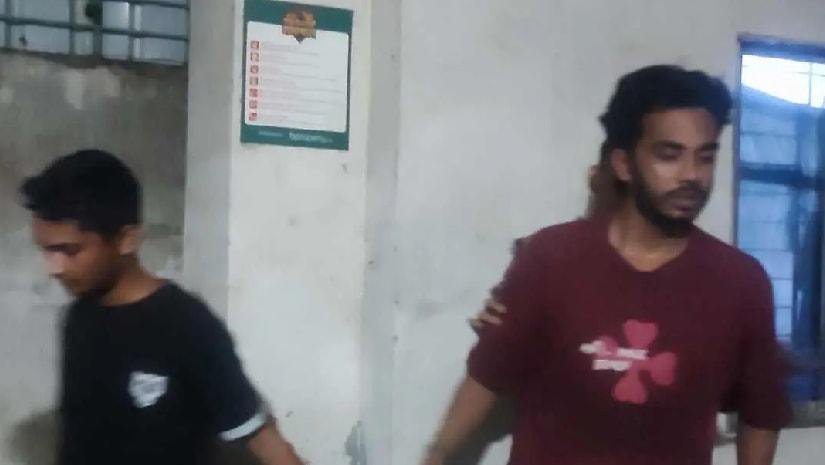 এইচএসসি পরীক্ষার্থীকে আটকে ব্ল্যাকমেইল, বিশ্ববিদ্যালয় শিক্ষার্থীসহ আটক ৩</p><p>