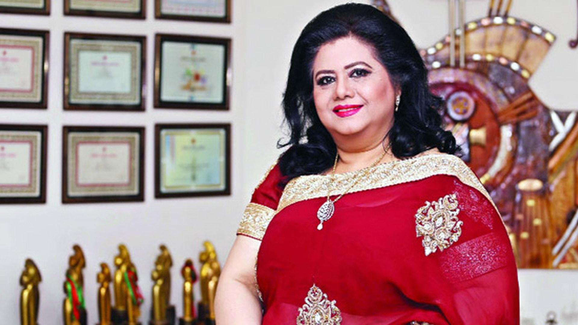 শিল্পকলার মঞ্চে রুনা লায়লা, টিকিটের অর্থ যাবে বন্যার্তদের সহায়তায়