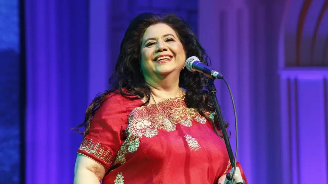 শিল্পকলার কনসার্টের পর আবেগঘন বার্তা, বড় আয়োজনে ফের গাইবেন রুনা লায়লা