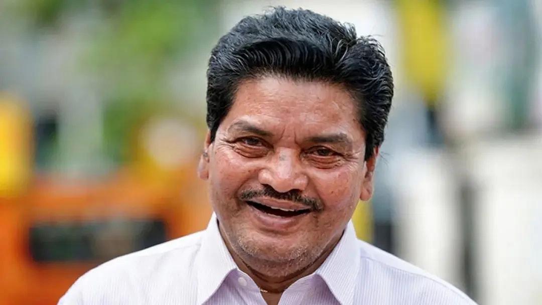 ‘গোলাপী এখন ট্রেনে’ থেকে ‘ভাত দে’—আজ স্মরণে আমজাদ হোসেন