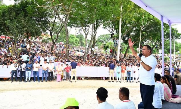 কিশোরগঞ্জের পাকুন্দিয়া উপজেলার মির্জাপুর চেয়ারম্যানবাড়ি ঘাট এলাকার জনসমাবেশে বক্তব্য দেন প্রধানমন্ত্রী তারেক রহমান