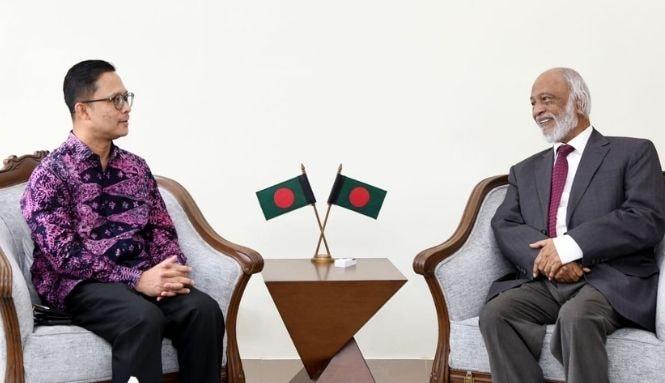 বাংলাদেশ-মালয়েশিয়া সম্পর্ক নতুন উচ্চতায় নিতে চায় সরকার: এলজিআরডি মন্ত্রী