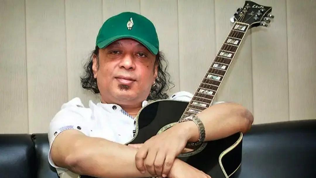 চার গানেই ক্ষোভ, স্থগিত আইয়ুব বাচ্চুর ‘উত্তরাধিকার’