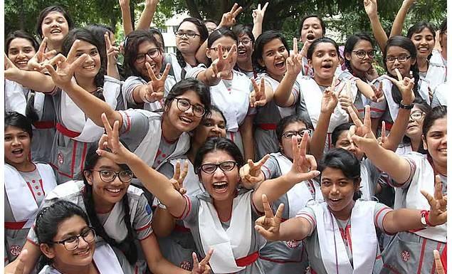 হলি ক্রস কলেজে সিলেকশন টেস্ট: যা যা সঙ্গে নিতে হবে