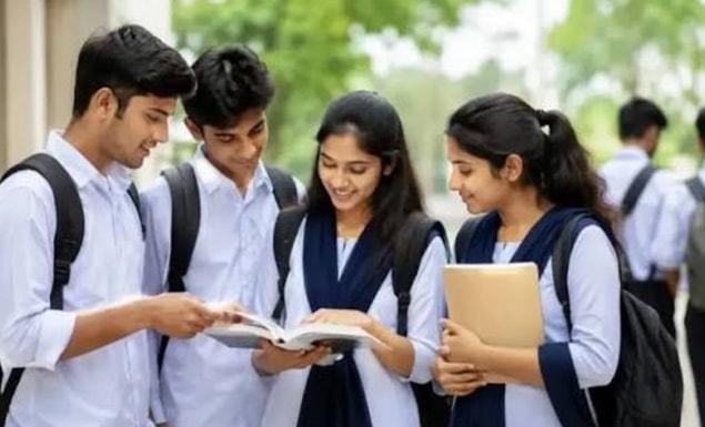 একাদশ শ্রেণিতে ভর্তি: কলেজ বদলাতে চাওয়া শিক্ষার্থীদের জন্য নতুন সুযোগ