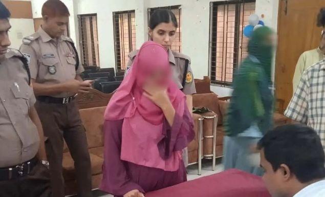 পরীক্ষায় মোবাইলে প্রশ্নপত্রের ছবি তোলার অভিযোগ, পরীক্ষার্থীর এক মাসের কারাদণ্ড
