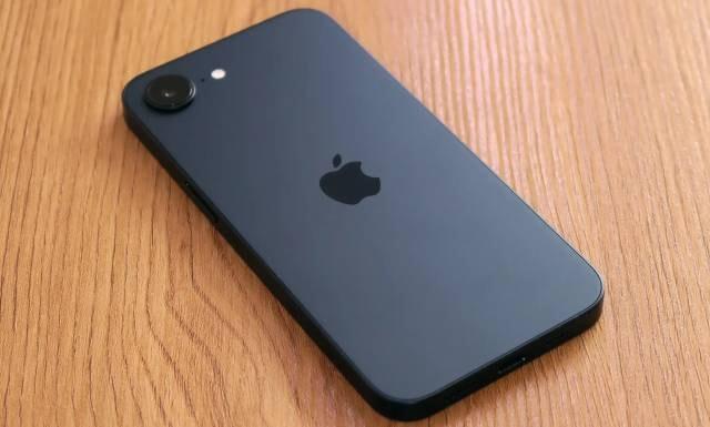 আইফোনের সাশ্রয়ী সংস্করণ ১৭ই-এর সম্ভাব্য দাম প্রকাশ