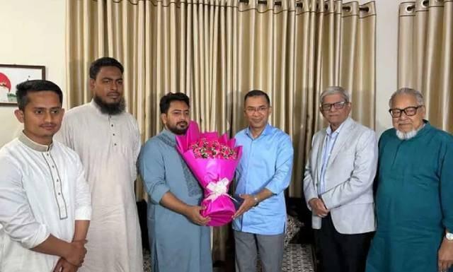 এনসিপির নাহিদ ইসলামের বাসায় তারেক রহমান