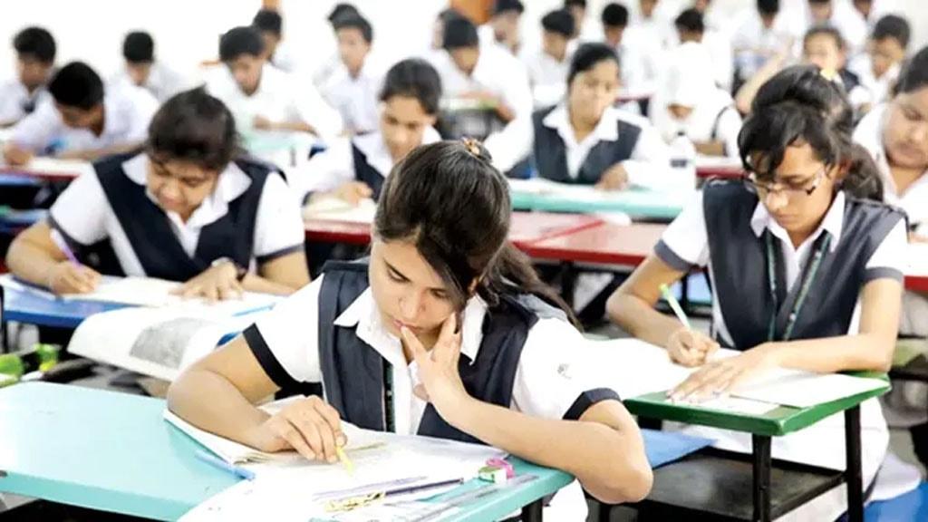 এইচএসসির তৃতীয় দিনে বহিষ্কার ৪৮, অনুপস্থিত ৩৩ হাজারের বেশি