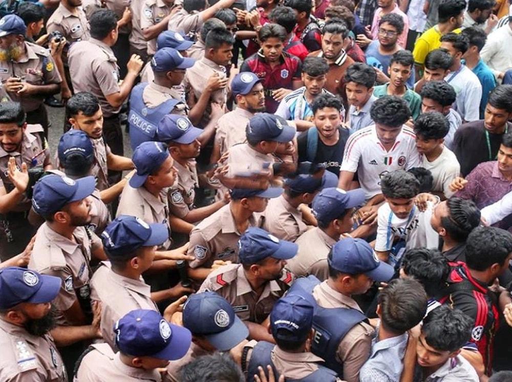 শিক্ষার্থীদের আট দফা