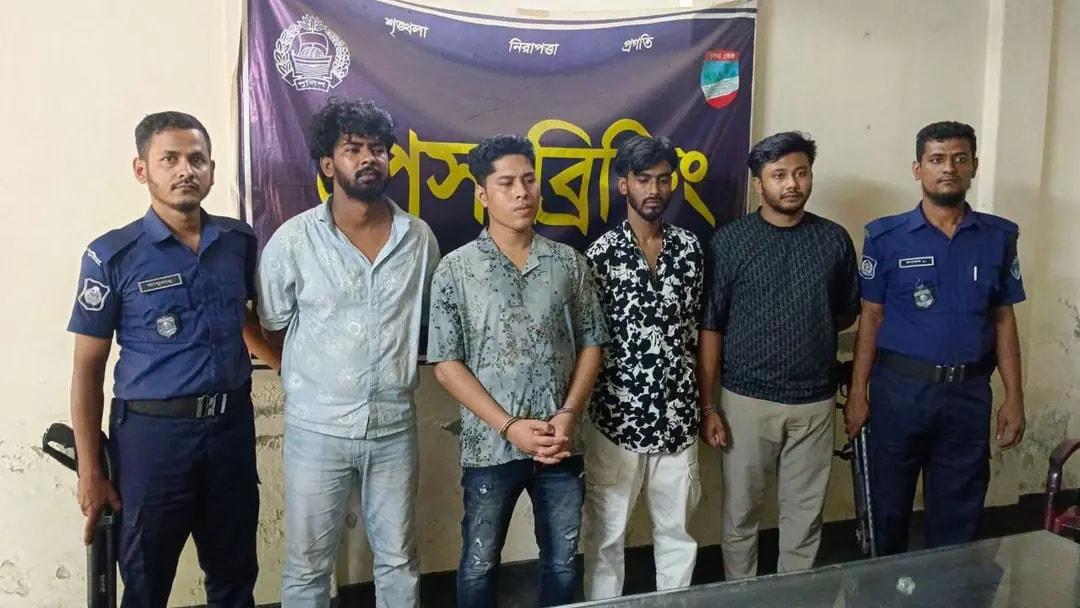চট্টগ্রামে নেওয়া হচ্ছে শীর্ষ সন্ত্রাসী ডেভিড ইমনকে