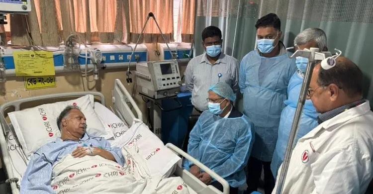 অসুস্থ জ্বালানি মন্ত্রীকে দেখতে হাসপাতালে রাষ্ট্রপতি মির্জা ফখরুল