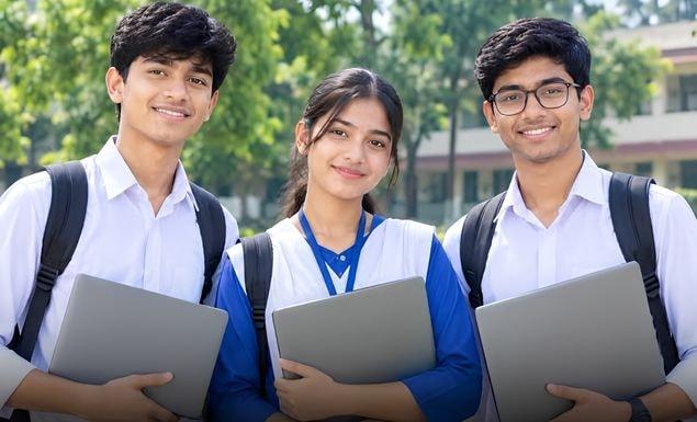 দেশের ৪০ হাজার মেধাবী শিক্ষার্থীকে ল্যাপটপ দিচ্ছে সরকার